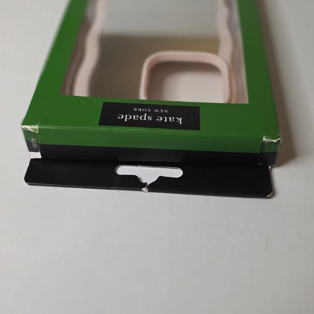 New Kate Spade New York Wavy Case Mirrored iPhone 16 Pro Max MagSafe Light Pink